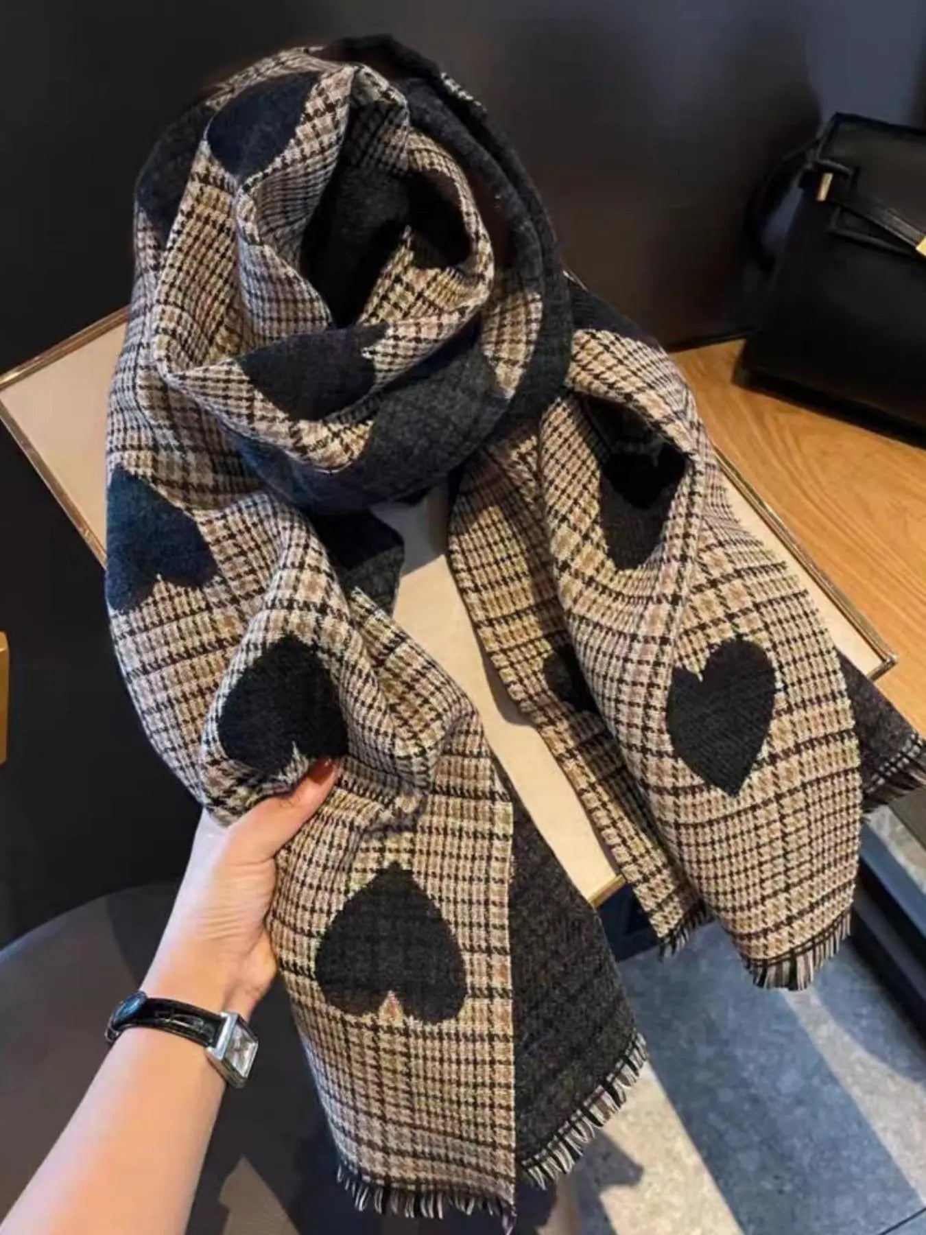 Plaid & Heart Pattern Tassel Decor Shawl, Elegant Soft Warm Thick Shawl for Women & Men, Fashion Accessories for Fall & Winter, Double Sided Shawl, Shawl Wrap, Double Sided Scarf